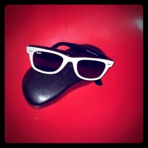 Ray Ban Wayfarer Sunglasses w case